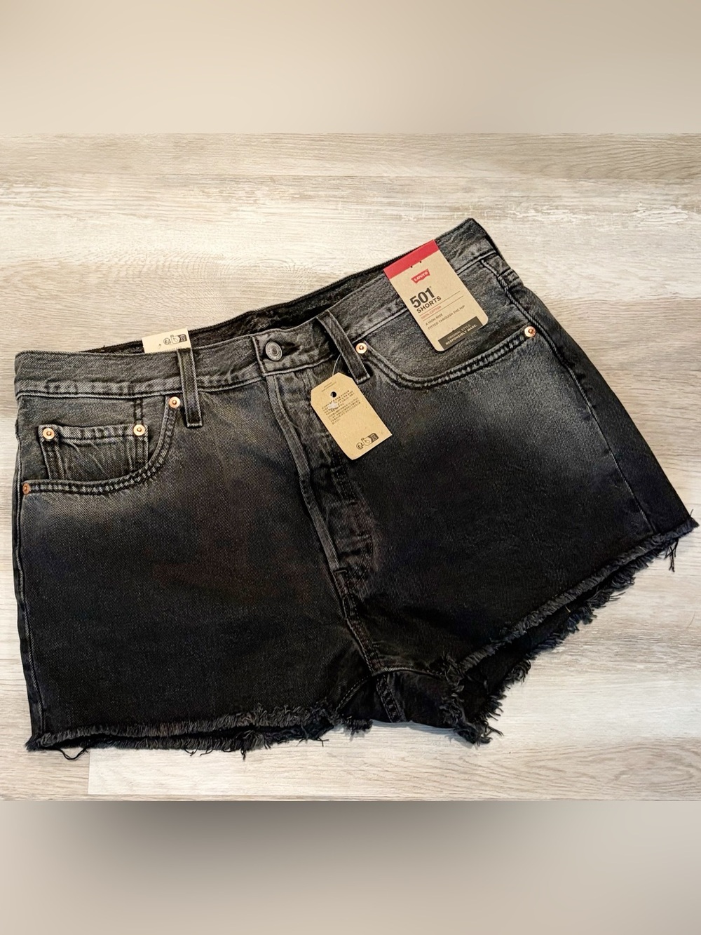 NWT LEVI 501 SHORTS